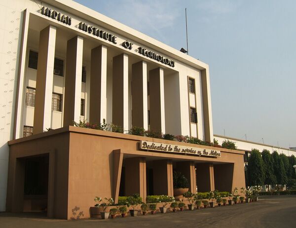 Over 400 job offers land at IIT-Kharagpur on Day 1