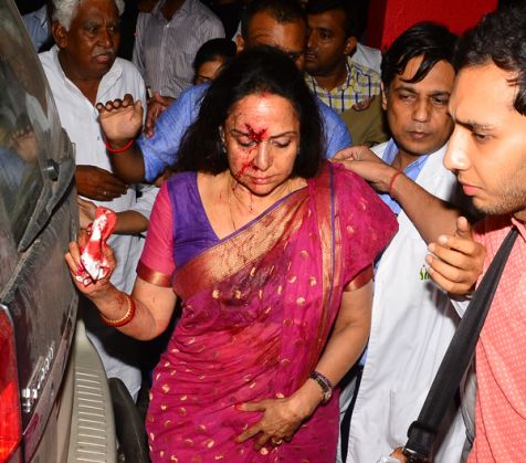 hema-malini-accident