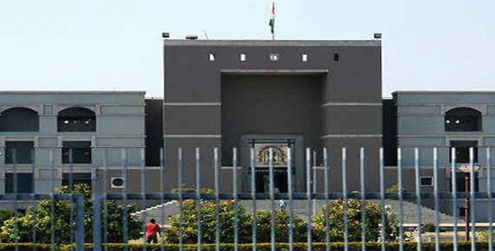 Gujarat High Court puts a stay on legal proceedings against 3 in the Narayan Sai rape case 