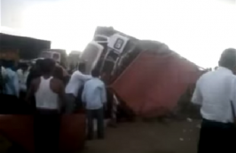 Watch Indian Army rescue a vendor trapped under a truck 