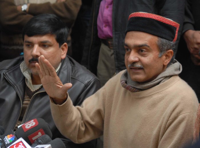 ABVP activists disrupt Prashant Bhushan's programme
