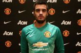 Manchester United complete signing of Argentine goalkeeper Sergio Romero 