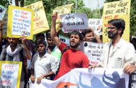 FTII deadlock: Management asks 30  students to vacate 