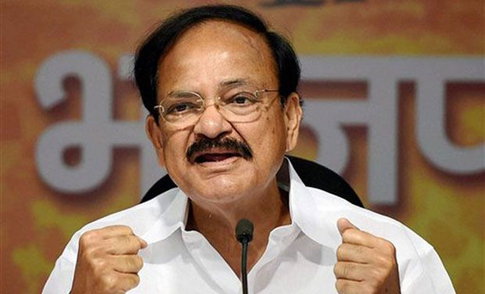 Naidu pulls up Cong following accusations of BJP 'murdering' democracy