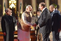 Narendra Modi meets Nawaz Sharif at #COP21 in Paris 