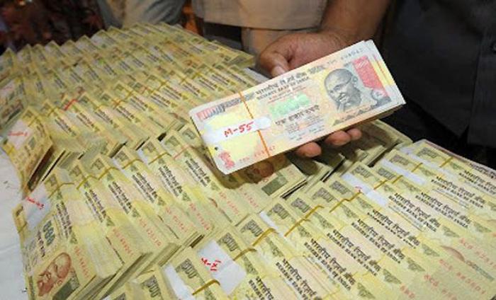 Gone with a sting: Karnataka minister's wife caught accepting a bribe of Rs 7 lakh 