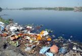 Agra civic body found dumping garbage in Yamuna, fined by National Green Tribunal 