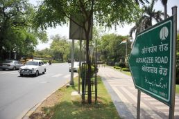 Former Congress MLA wants 100 roads named after Aurangzeb 