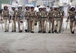 Kashmir unrest completes 100 days; mobile internet services continue to be suspended 