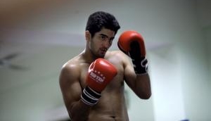 Indian boxer Vijender Singh injured in training, US pro debut delayed
