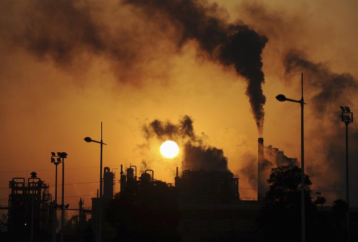 Global carbon emissions to rise again in 2017, know why