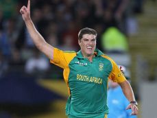 South Africa rope in Marchant de Lange as cover for Dale Steyn 