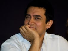 Behave, Aamir! You are an actor, not an activist 