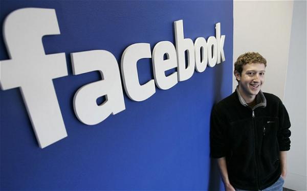 Here's the mystery behind blue color of Mark Zuckerberg's Facebook