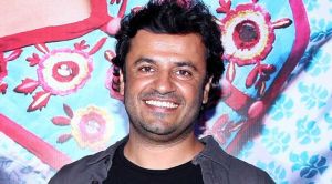 Make films without thinking about the censor board, says Vikas Bahl 