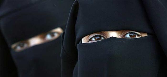 Shiv Sena demands ban on burqa in 'Ram's land', NDA ally RPI disagrees