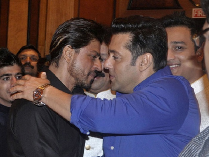 No one comes in between when Salman Khan and SRK are on same stage, says Varun Dhawan 