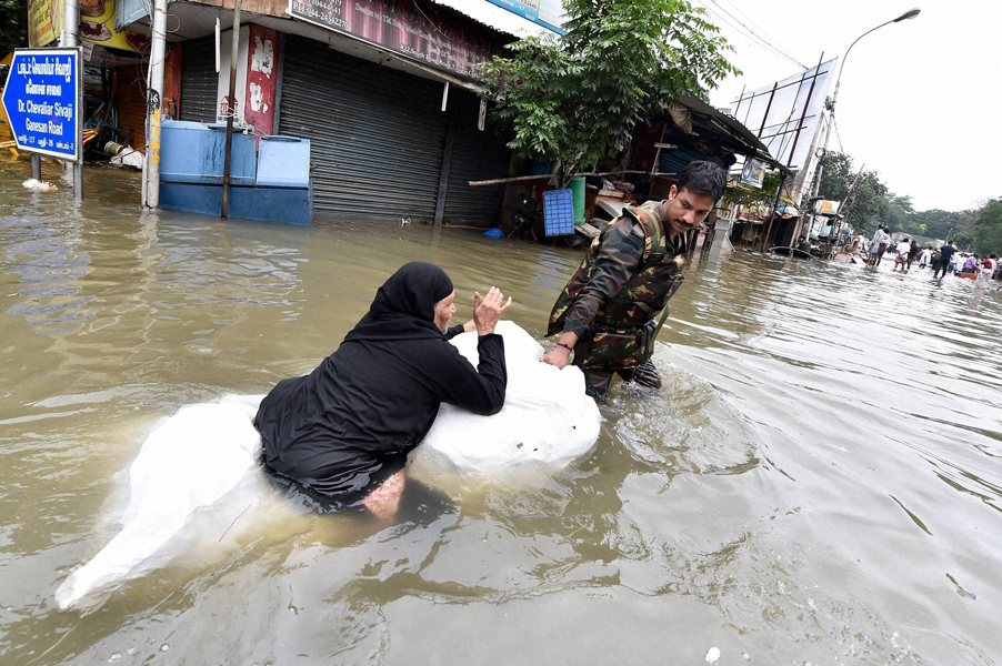 Tamil Nadu: Heavy rain lashes southern districts, flood alerts issued; schools closed in Chennai 