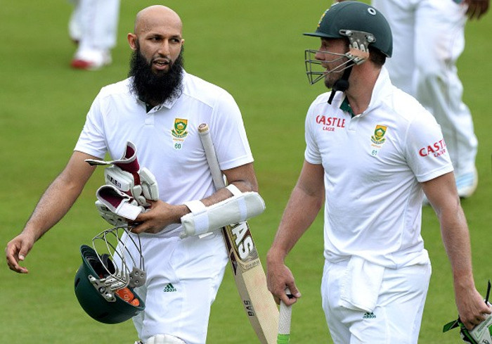 Controversy strikes as South Africa close in on victory over Pakistan