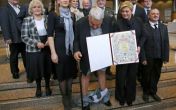 Man loses pants during photo-op with the President of Croatia  