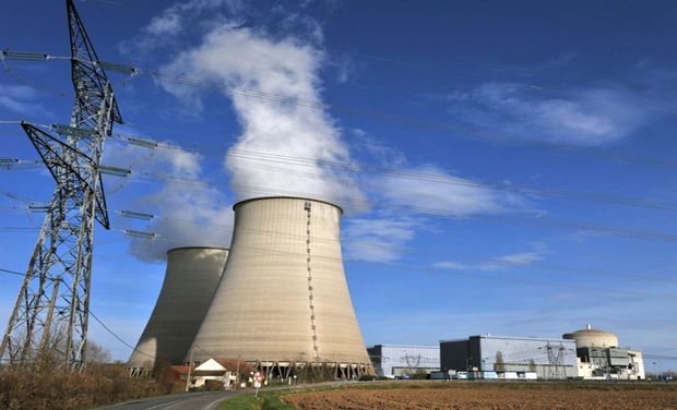 Nuclear experts to test water, fish around Japan power plant