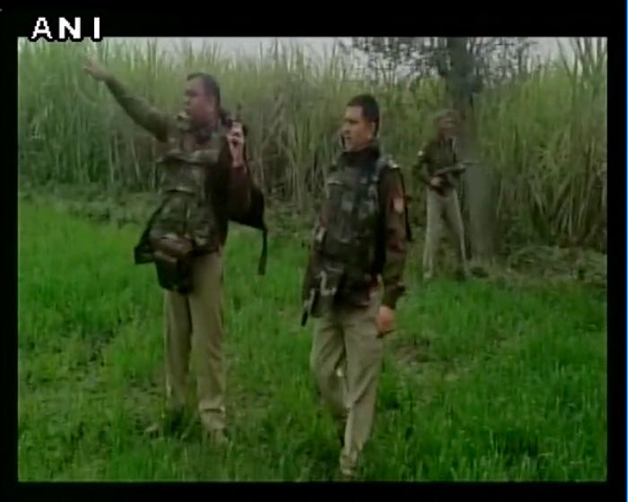 Ghaziabad: Encounter between police and robbers ends, 2 suspects caught 