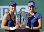 Sania Mirza and Martina Hingis sail into second round of Australian Open 