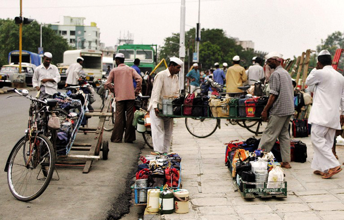 Free lunches: Dabbawalas create Roti Bank to give leftovers to the needy 