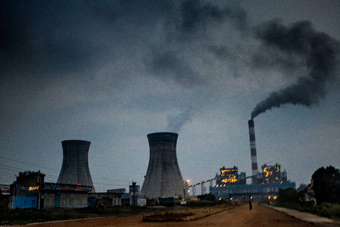 Donald Trump signs order to roll back Obama's climate change measures