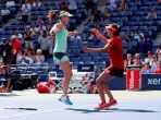Sania Mirza-Martina Hingis storm into Australian Open semifinal 