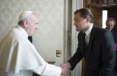 [Video]: Here is what happened when Pope Francis met Leonardo diCaprio 