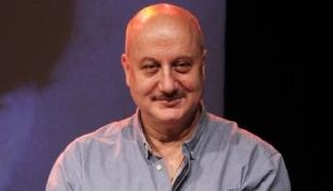 Anupam Kher treats fans to beautiful sunset view from Marine drive