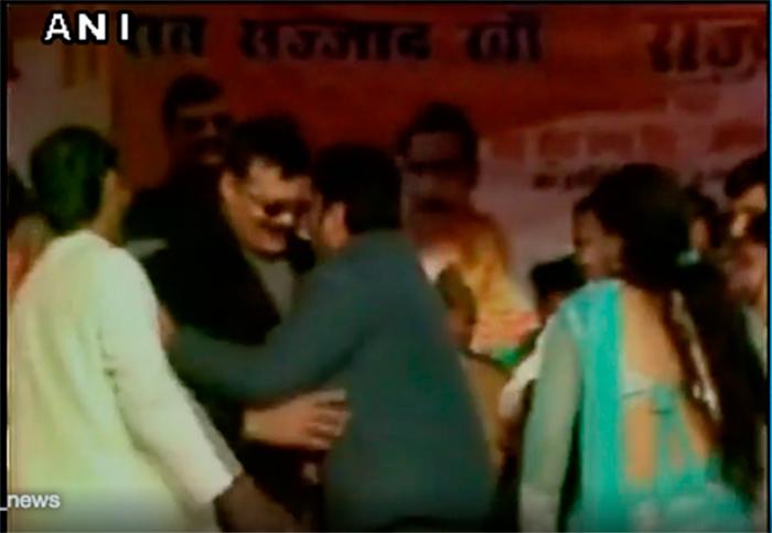 Watch: Waqf Vikas Board president throws money at dancers in the presence of Congress MLA 