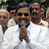 The emperor's accessories: flashy "gifts" land Siddaramaiah in trouble 