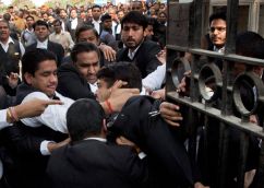 JNU Row: lawyers hold protest march against 'anti-nationals' 