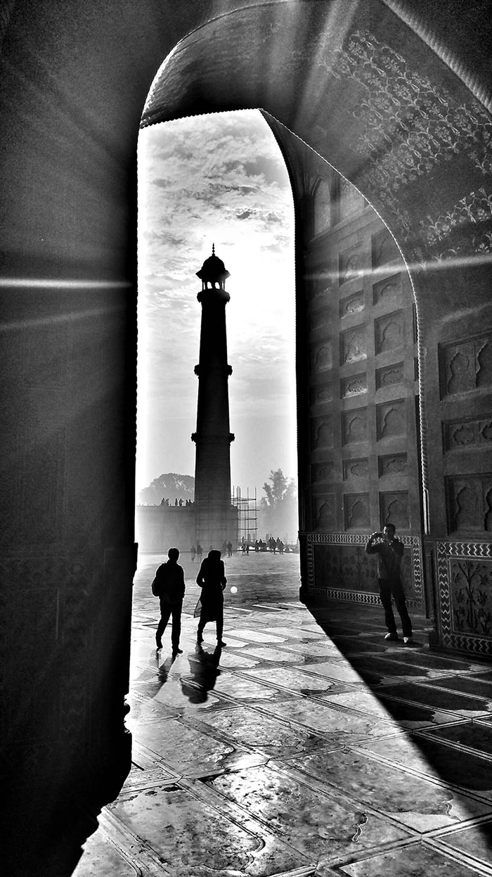 Meet William Dalrymple Photographer Who Shot The World With A Samsung Phone Catch News William dalrymple's world in black and white pictures. catch news