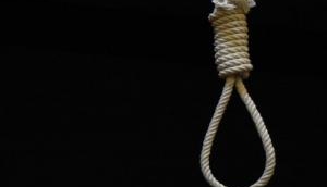 Maharashtra: Shocking! Teacher hangs his 2 daughters, send photo to wife over WhatsApp, after she elope with lover