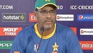 Waqar Younis trolled by fans for depending on India over Pakistan's semi-final spot