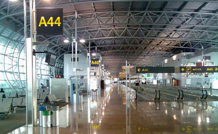 Mumbai airport resumes main runway operations