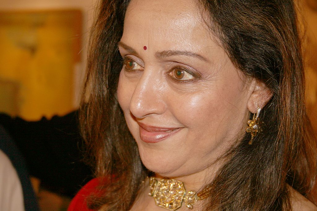 BJP MP Hema Malini posts video of an elderly man dancing for her, video goes viral