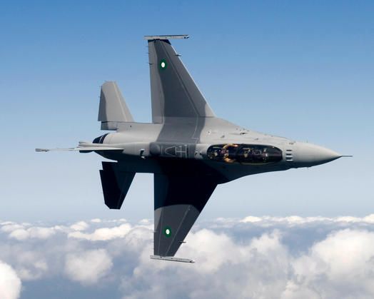 fighter jet f-16