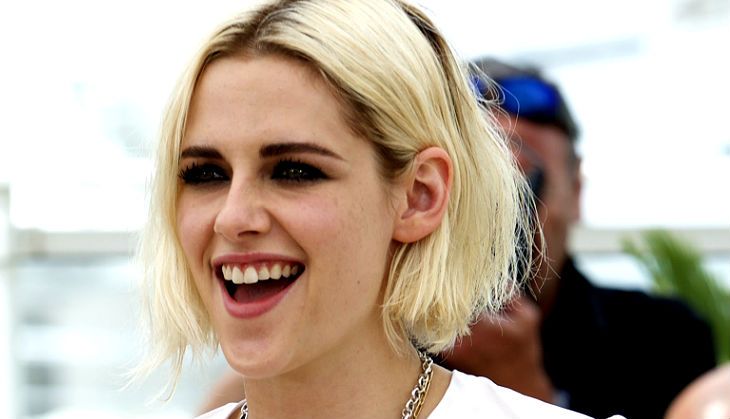 Kristen Stewart posing at Cannes 2016 red carpet