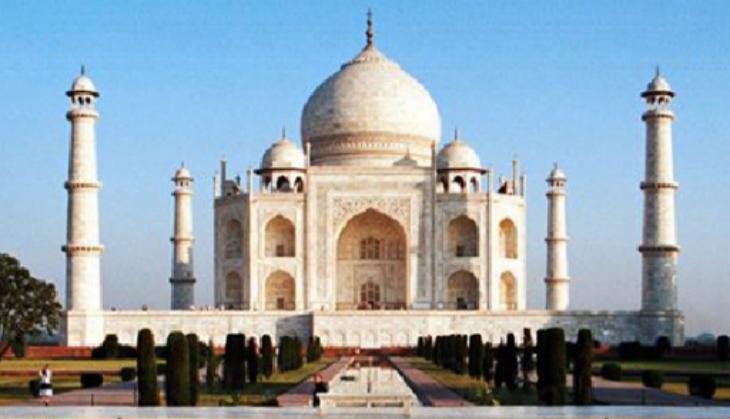Bajrang Dal's women wing allegedly hold 'aarti' in Taj Mahal; says, 'Namaz has damaged the sanctity of the place'