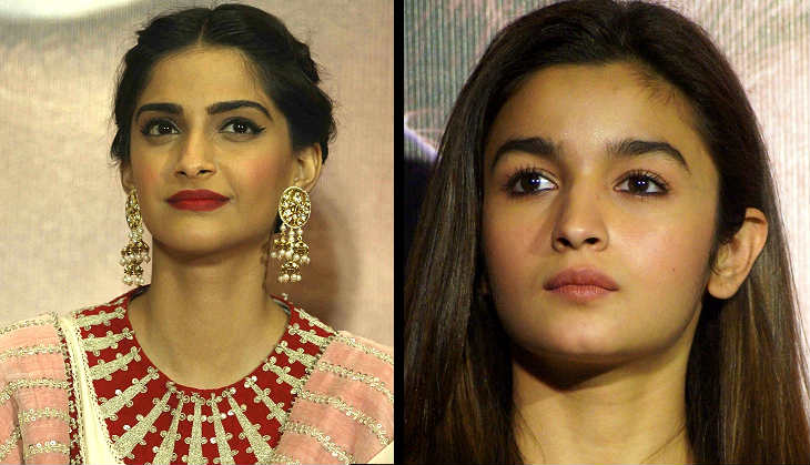 Alia Bhatt skips the show, Sonam Kapoor bags an award 