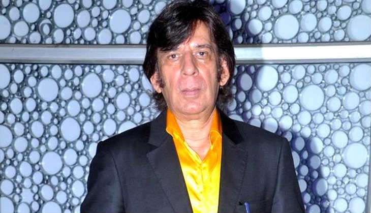 Razak Khan is popular for playing supporting roles in most of the Govinda and SRK's films in the 90s