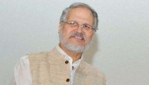 AAP accuses Najeeb Jung  of spying for PM Modi 