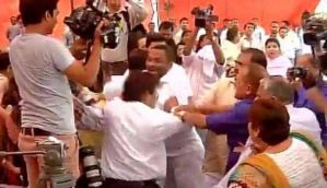 AAP councillor slapped at civic body meet, Kejriwal calls BJP a 'party of gundas' 