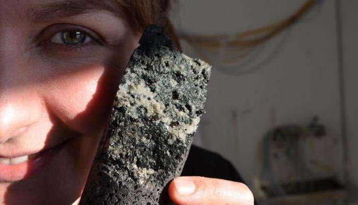 Rock from CO2/ IMAGE: KEVIN KRAJICK/LAMONT-DOHERTY