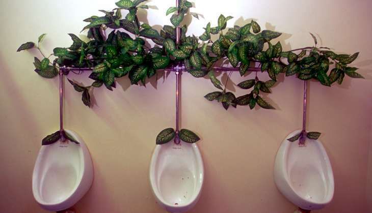 public-toilet-lead-gettyimages