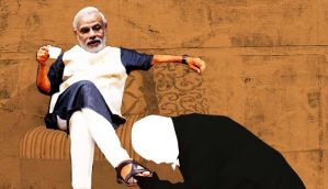 इलाहाबाद हाईकोर्ट: मी लॉर्ड्स का सेल्फी प्रेम और चरण स्पर्श 